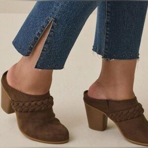 Torrid Women's Brown Faux Suede Braided Mules‎ Slip-On Size 7.5 Wide NWOT!